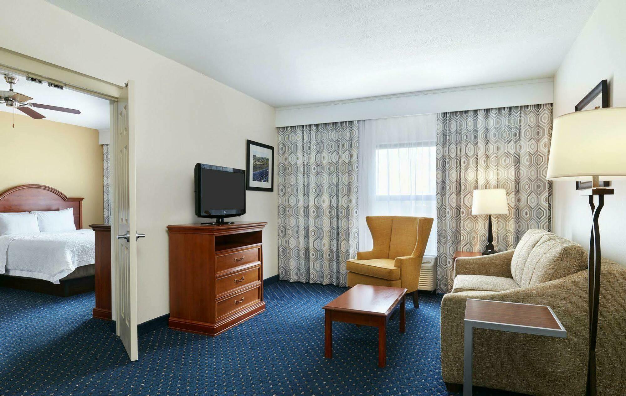 Hampton Inn & Suites Concord-Charlotte Ngoại thất bức ảnh